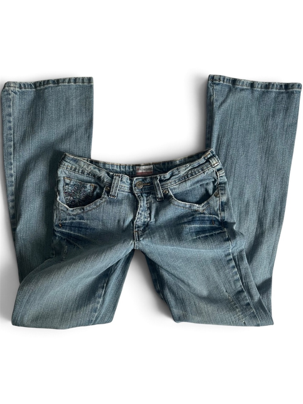Womenโs Light Wash Blue Jeans